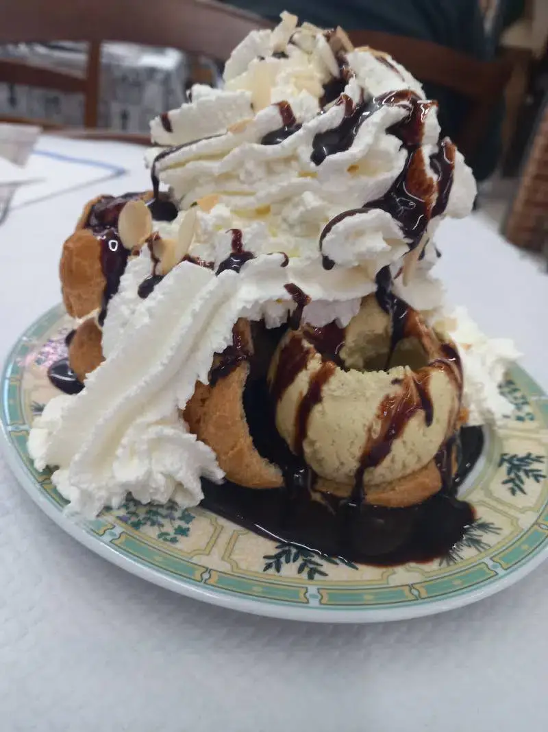 profiteroles